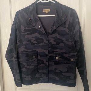 Democracy Women's Black Camo Jacket Full Snap Size X - Small